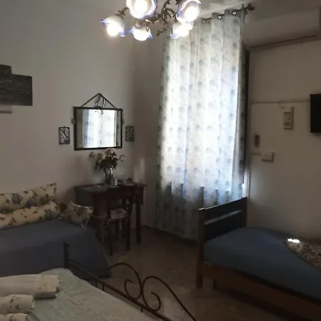 Le 4 Stagioni Sul Viale, Belvedere Di Bed and Breakfast