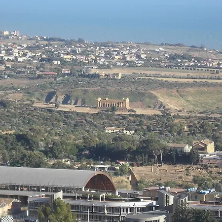 فندق مبيت وإفطار Le 4 Stagioni أغريجنتو