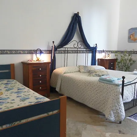 Le 4 Stagioni Bed & Breakfast 2*