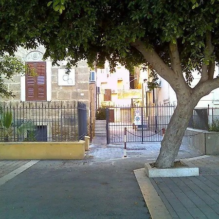 Le 4 Stagioni Sul Viale, Belvedere Di Bed and breakfast 2*